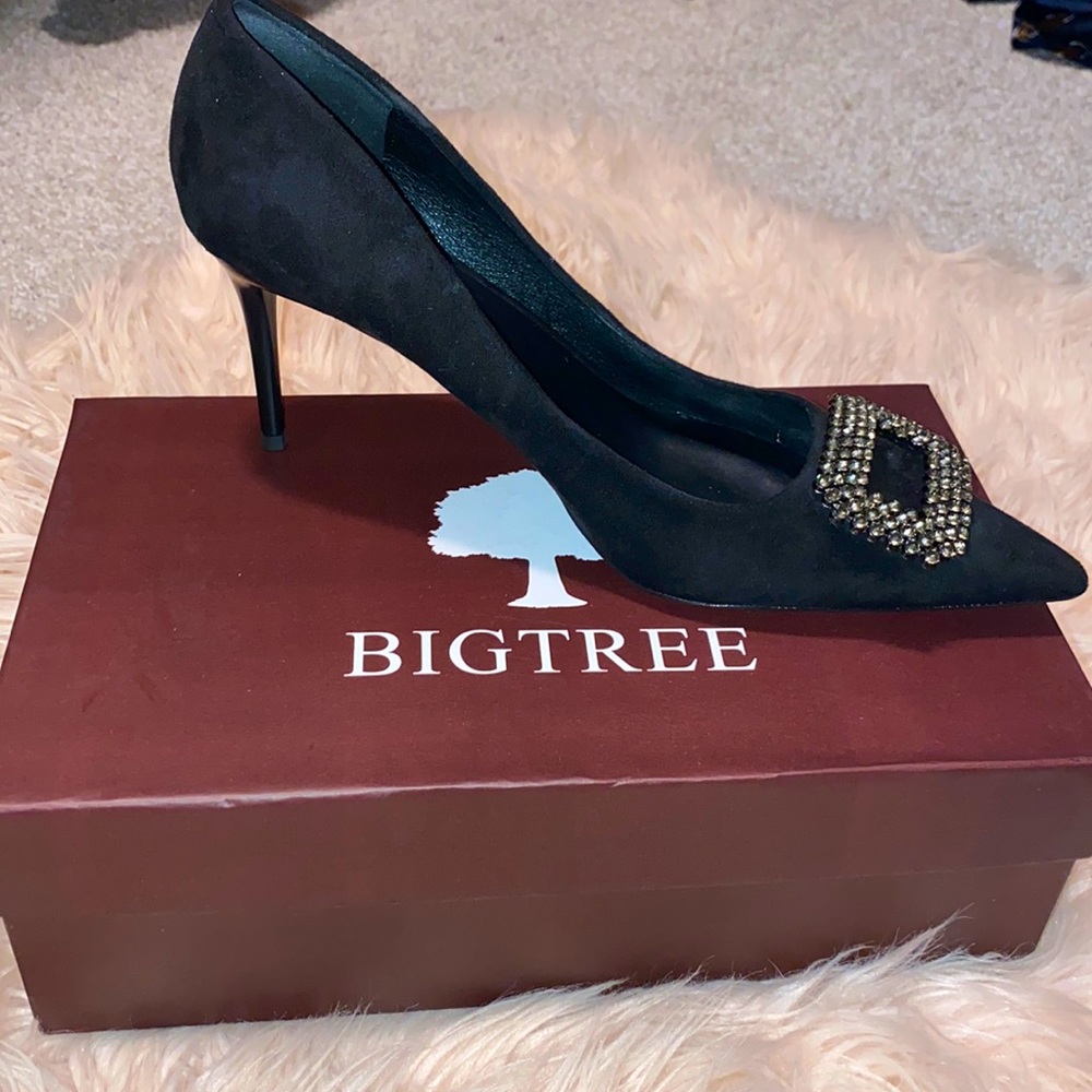 A unique classic  pump